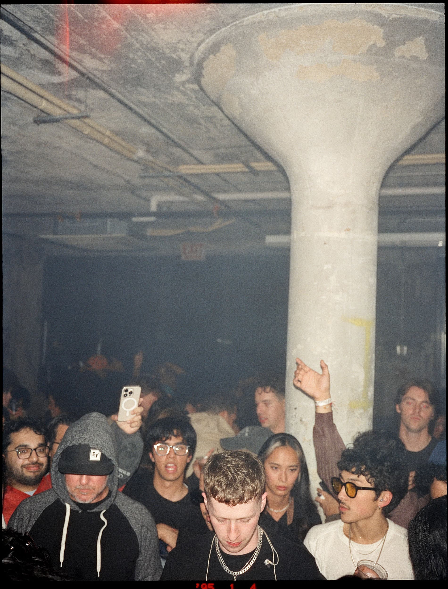 Sam Gellaitry concert photography by Ryan Yee