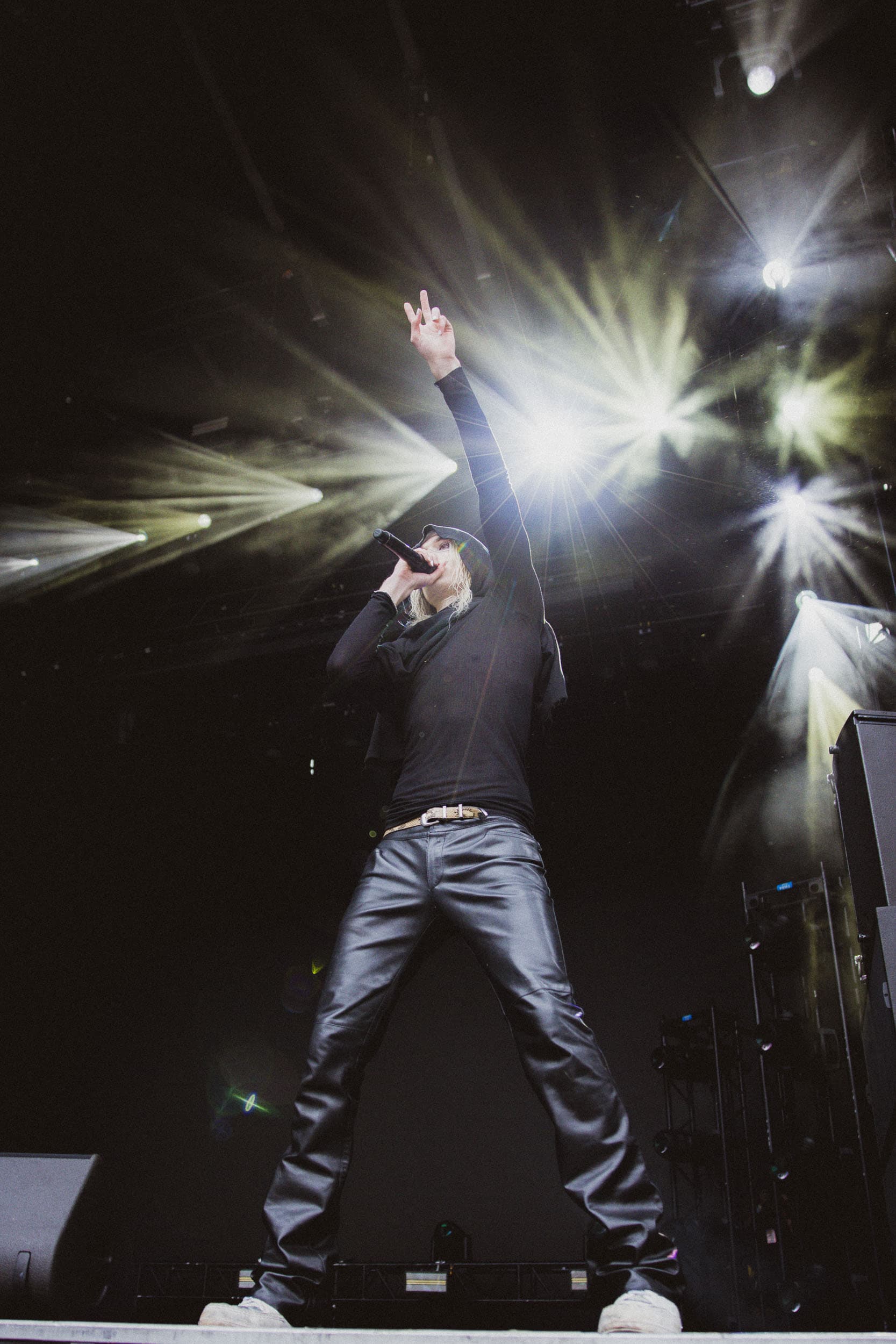 2hollis concert photography by Ryan Yee