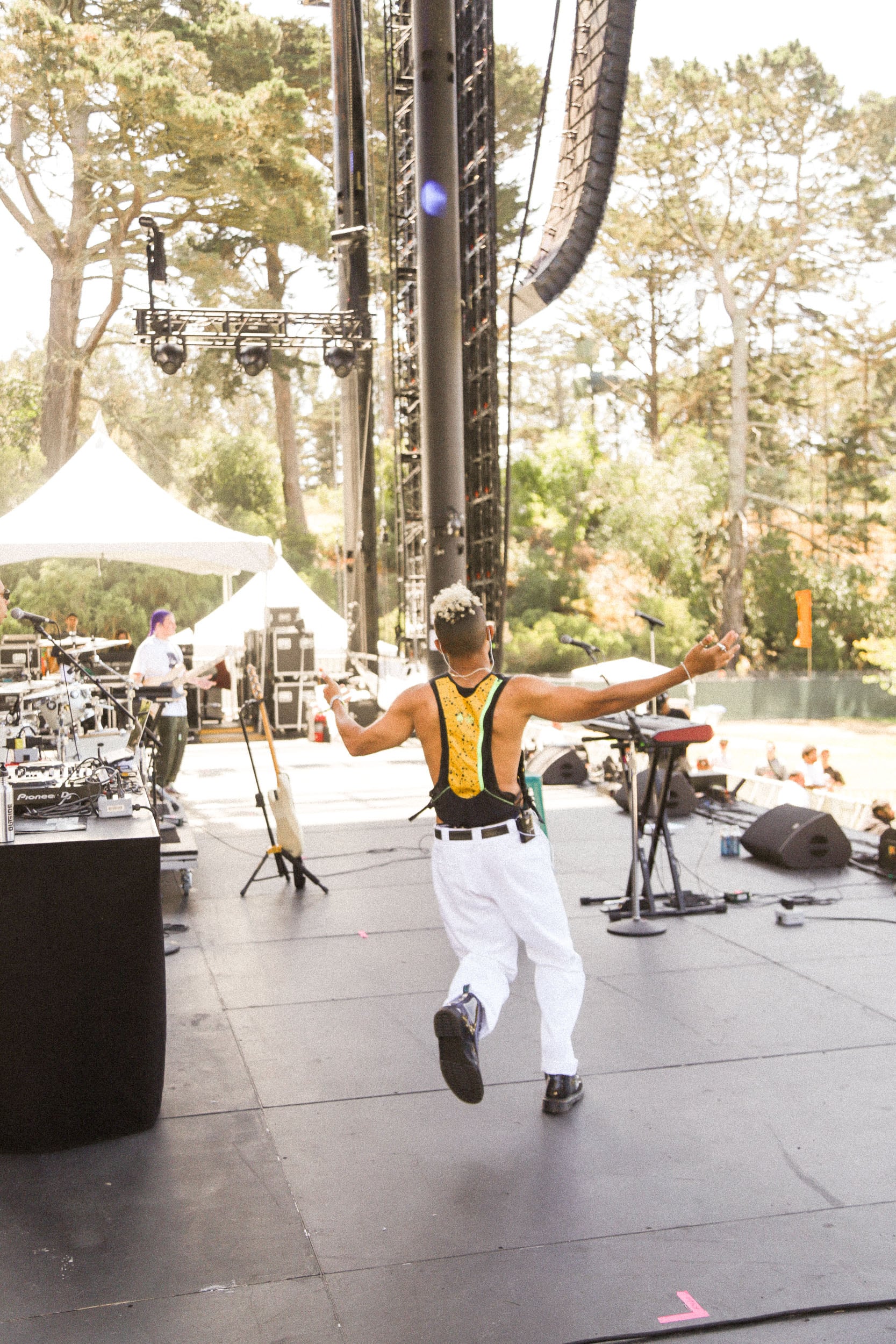 Leven Kali concert photography by Ryan Yee