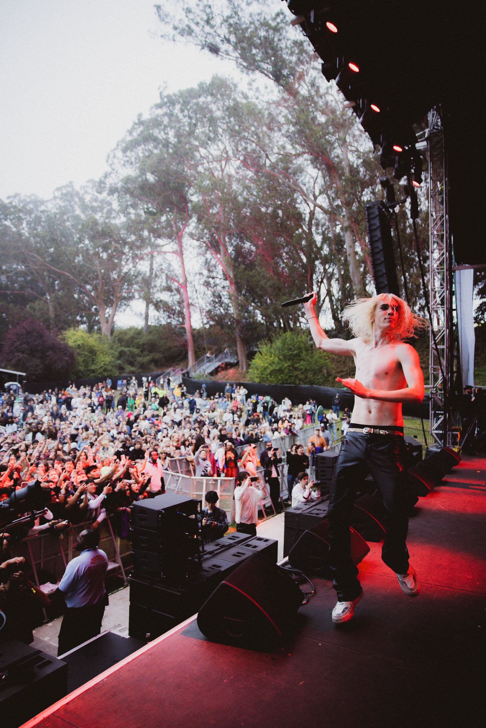 2hollis concert photography by Ryan Yee