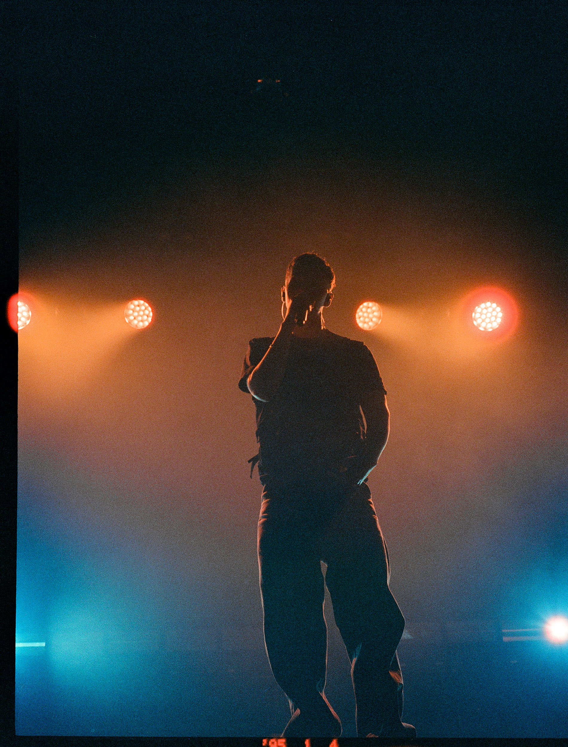 Sam Gellaitry concert photography by Ryan Yee